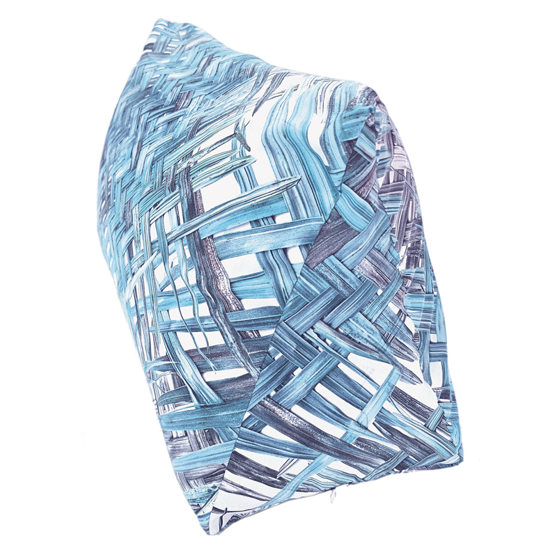 Removable triangular cushion